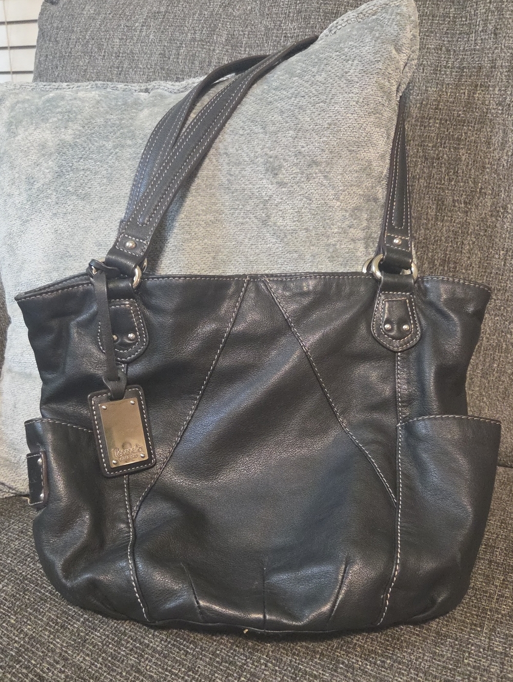 Tignanello Leather Tote Bag in Black - Classic Everyday Carry
